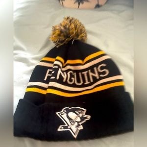 Penguins beanie